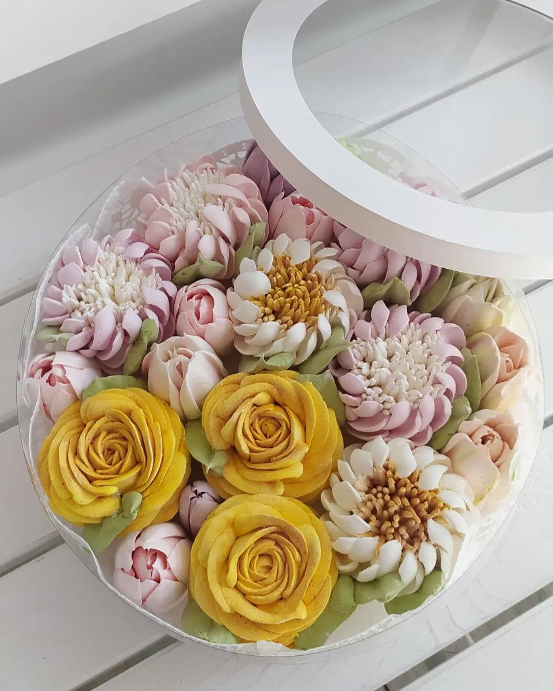 Box okrągły (mix) 25cm