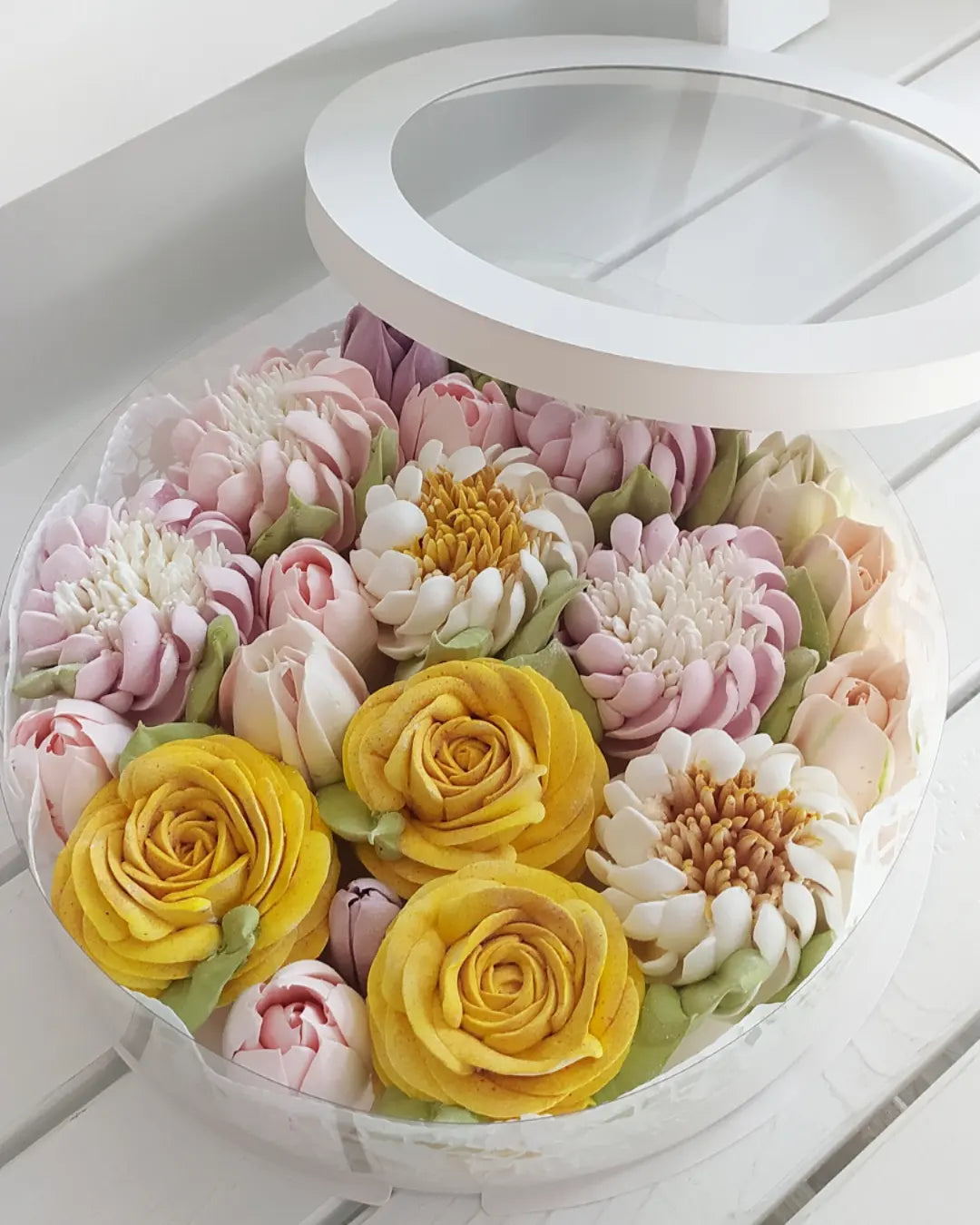 Box okrągły (mix) 25cm