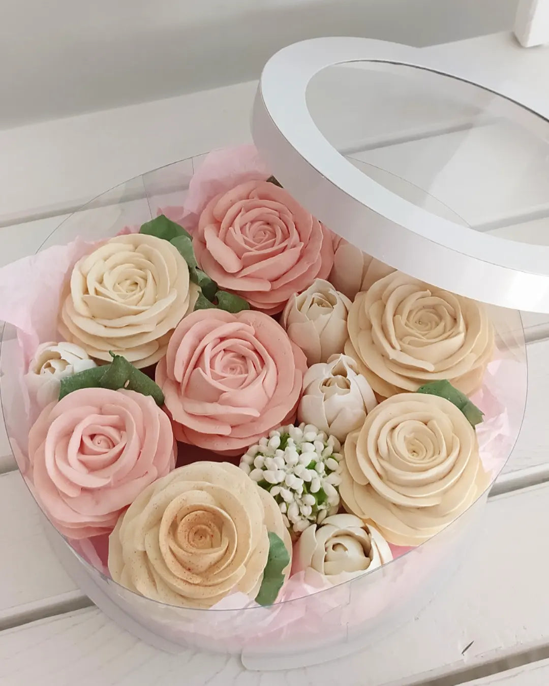 Box okrągły (mix) 20cm