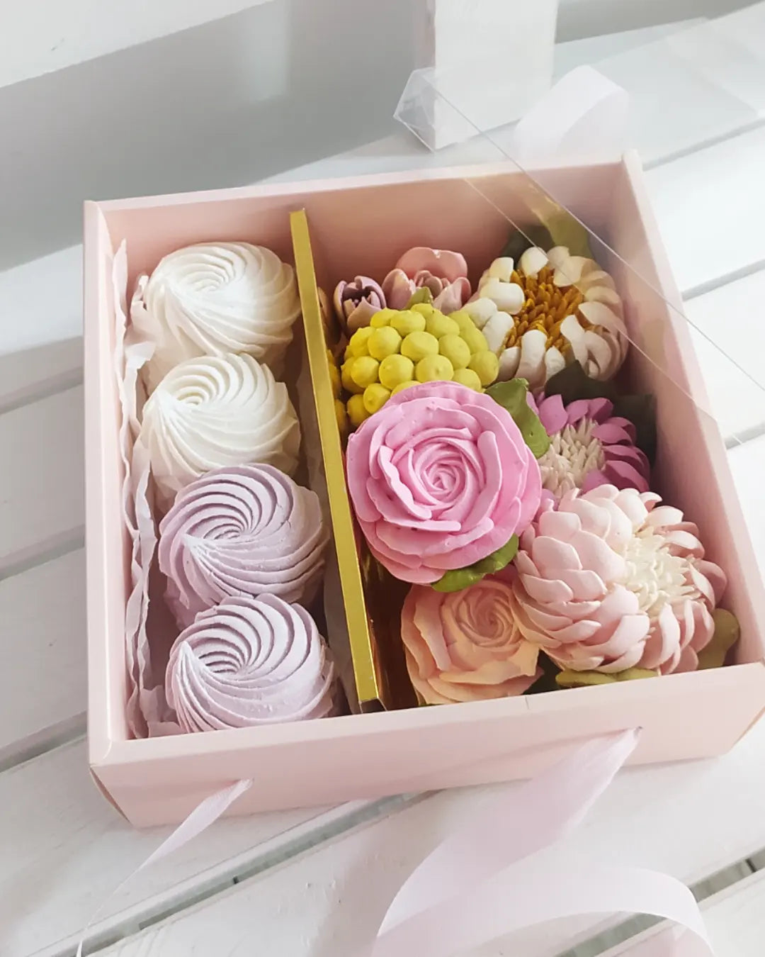 Box prezentowy (mix) 20x20 cm