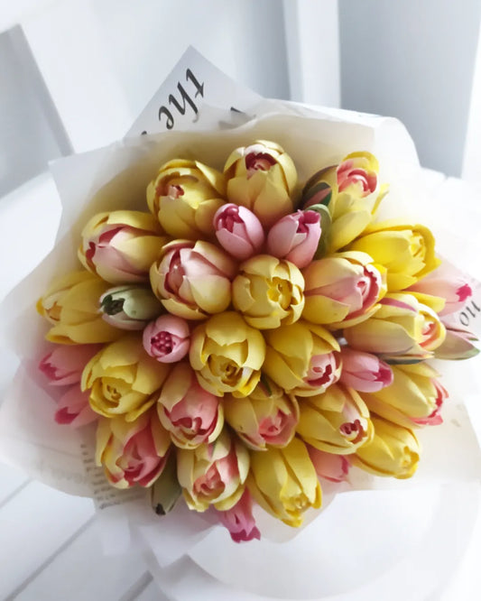 Bukiet z tulipanami rozmiar M 20cm (kolor do wyboru)